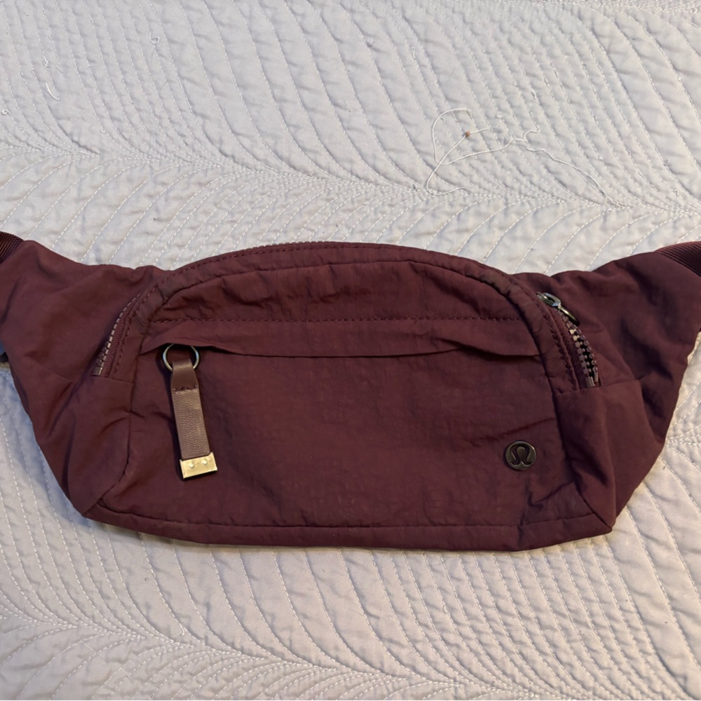 Lululemon Athletica Crossbody Bag in Burgundy